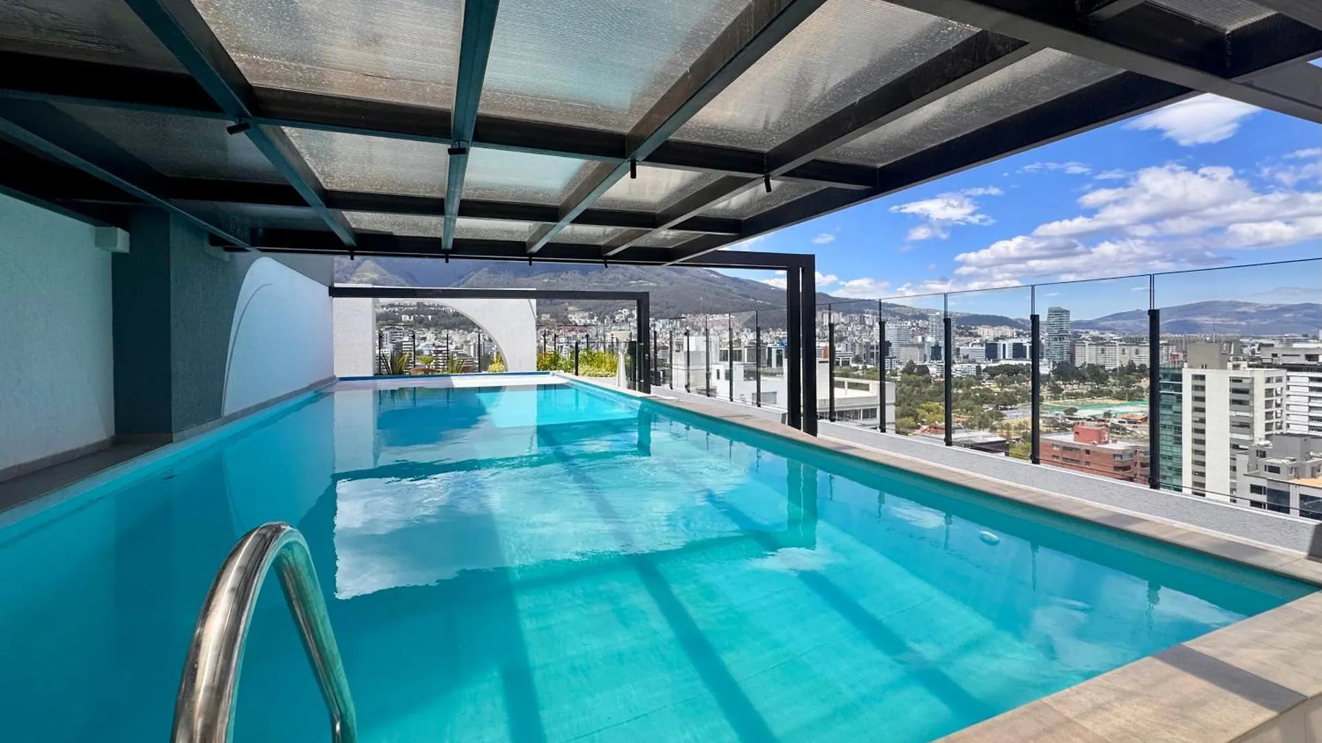 New Mini Suite, La Carolina Quito