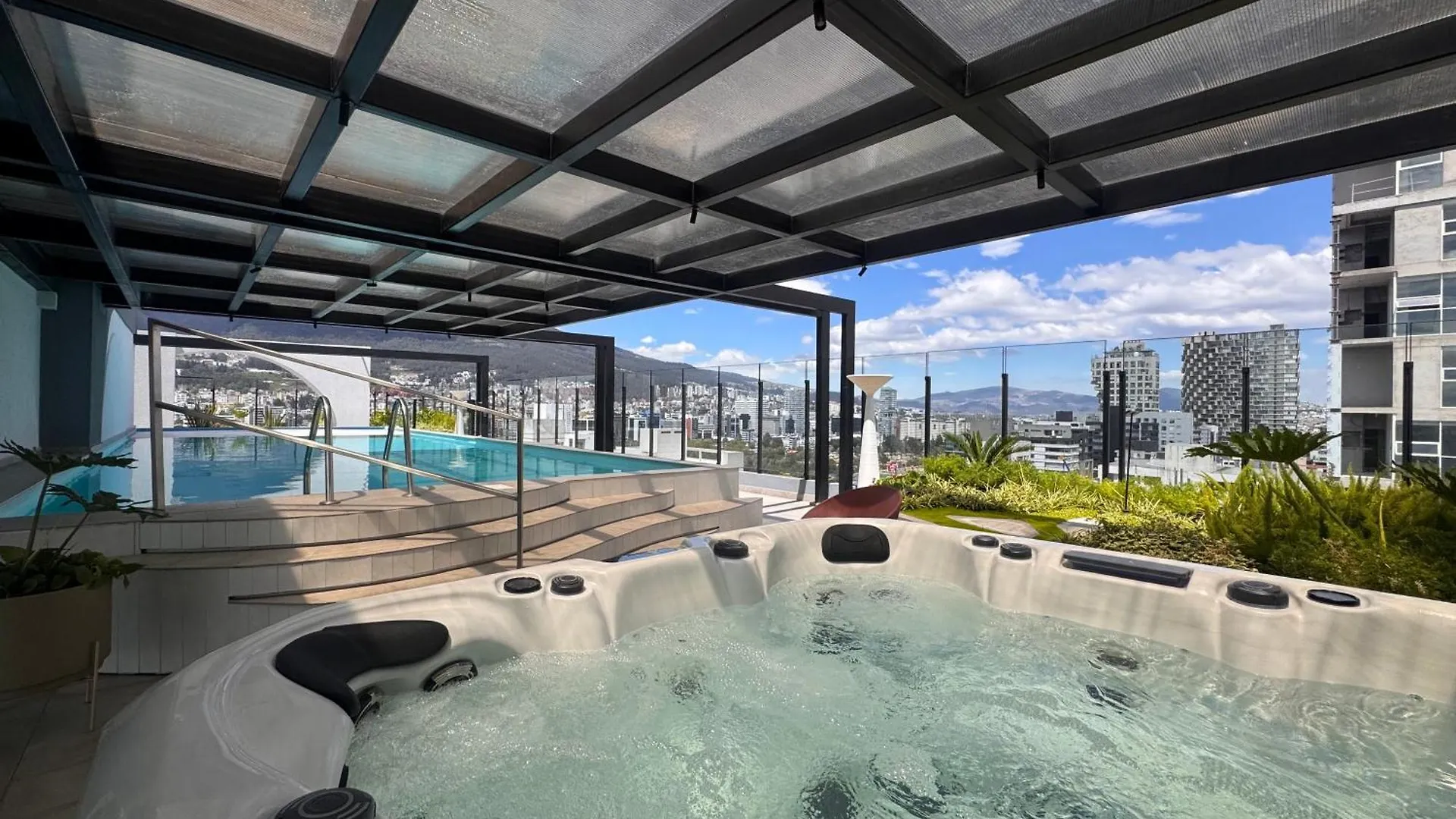 New Mini Suite, La Carolina Quito 0*,