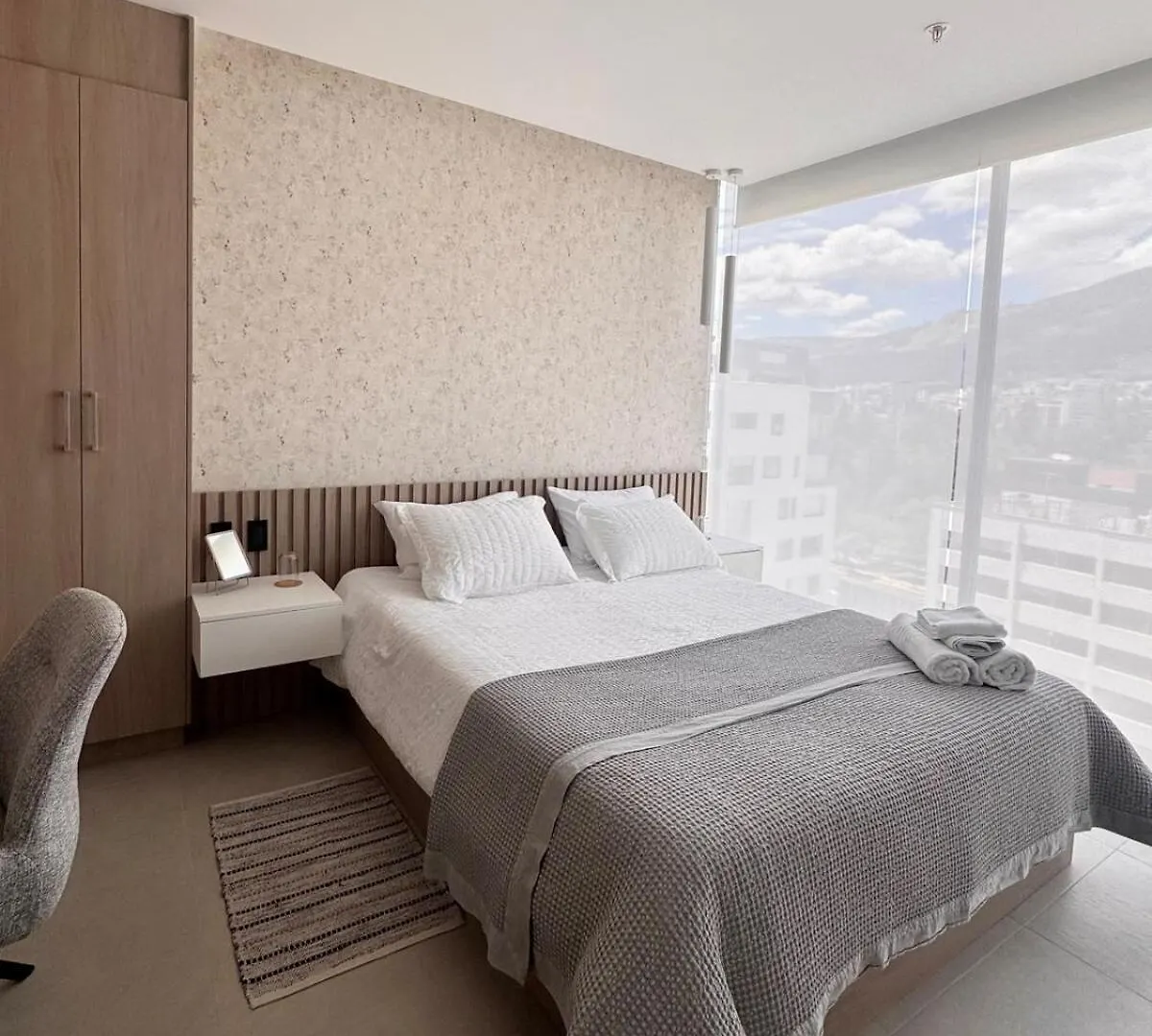 New Mini Suite, La Carolina Quito
